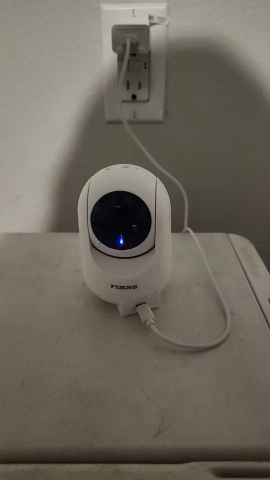 Фотообзор Tuya WiFi Baby Camera 3MP с автоматическим отслеживанием от FUERS