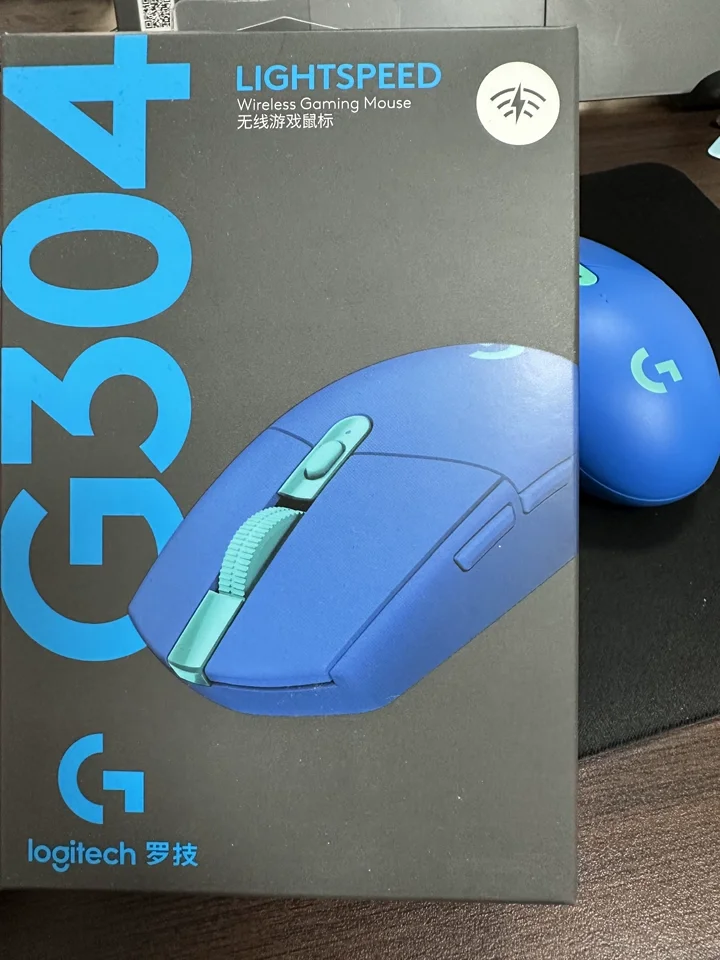 Logitech G304 Lightspeed Wireless Mouse 12K DPI 6 Buttons photo review