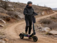 Trottinette électrique OOTD T10 PRO pour adultes, 1300W*2, double moteur, 52V23.4AH, vitesse 65KM/h, autonomie 70KM, 11'' tout-terrain, sac à dos offert 6