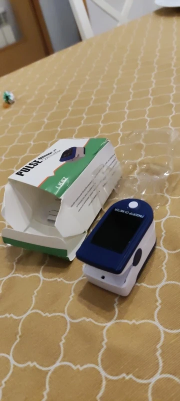 Termómetro infrarrojo Digital para la frente y el cuerpo, termómetros para la fiebre sin contacto o oxímetro de pulso de dedo portátil médico, oxígeno en sangre photo review