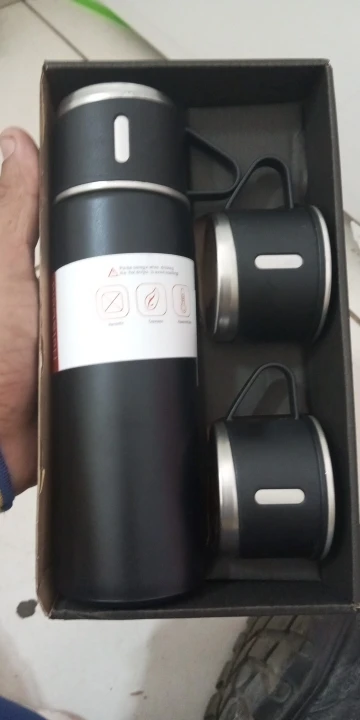 Kit Garrafa Térmica Conjunto Frasco A Vácuo 500ml Com 3 Xícaras photo review