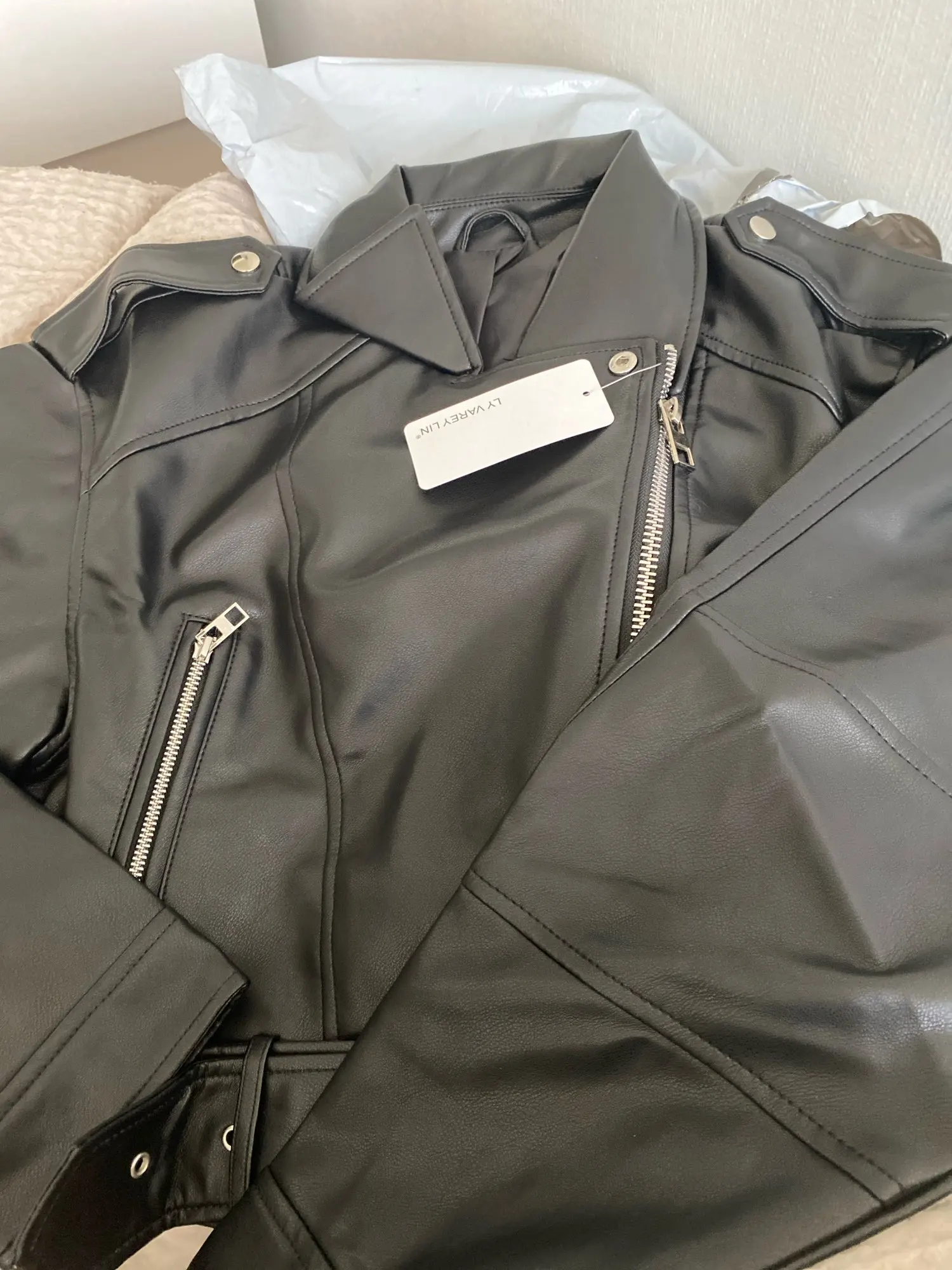Ailegogo Faux Leather Short Jacket photo review