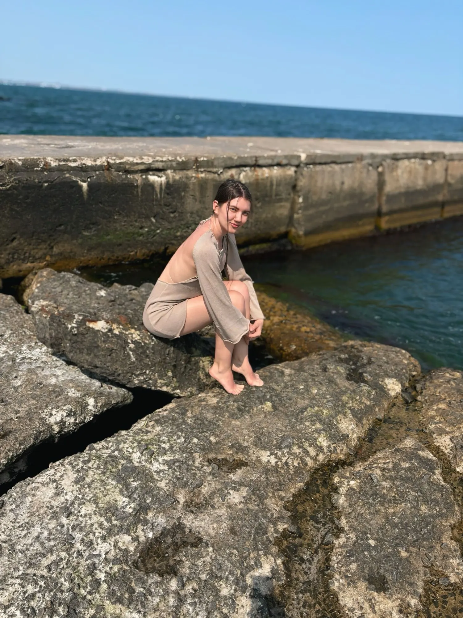 New sexy Backless Round Collar Cover-Ups Solid Color Knit Beachwear Stylish Horn Sleeve Beach suit Female Holiday wrap Dress photo review