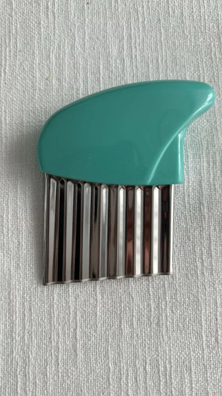 1pc Corrugated Cutter Corrugated Knife Upgraded Metal Corrugated Cutter Safety Kitchen French Fries Cutter Corrugated Slicer For Fruits Vegetables Salad Carrots French Fries Kitchen Tools Cheap Stuff photo review