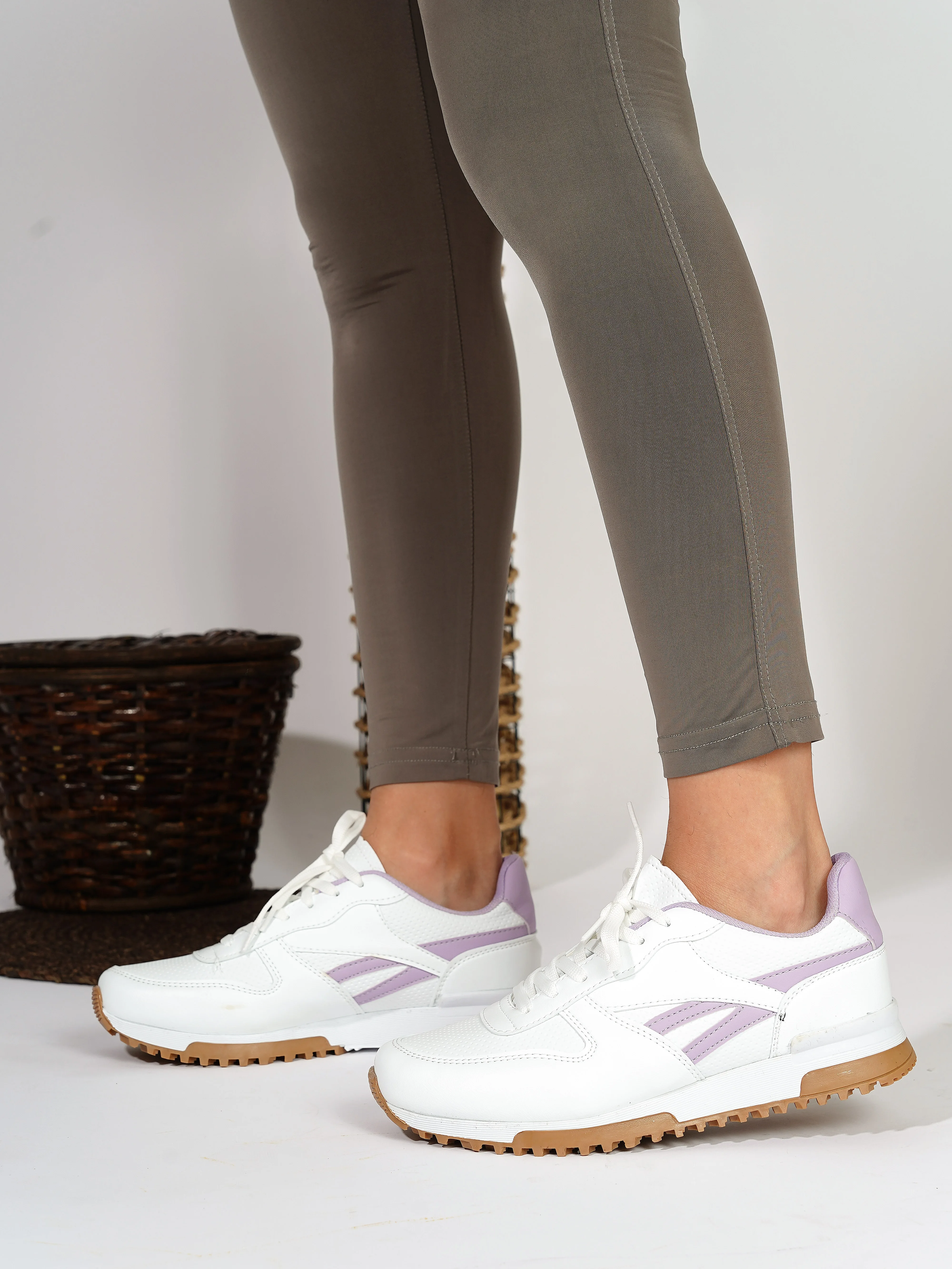 

Aska Shoes 2022 Fashion Sports Shoes White Gray Style Casual Design Hiking Night Day Party Fun