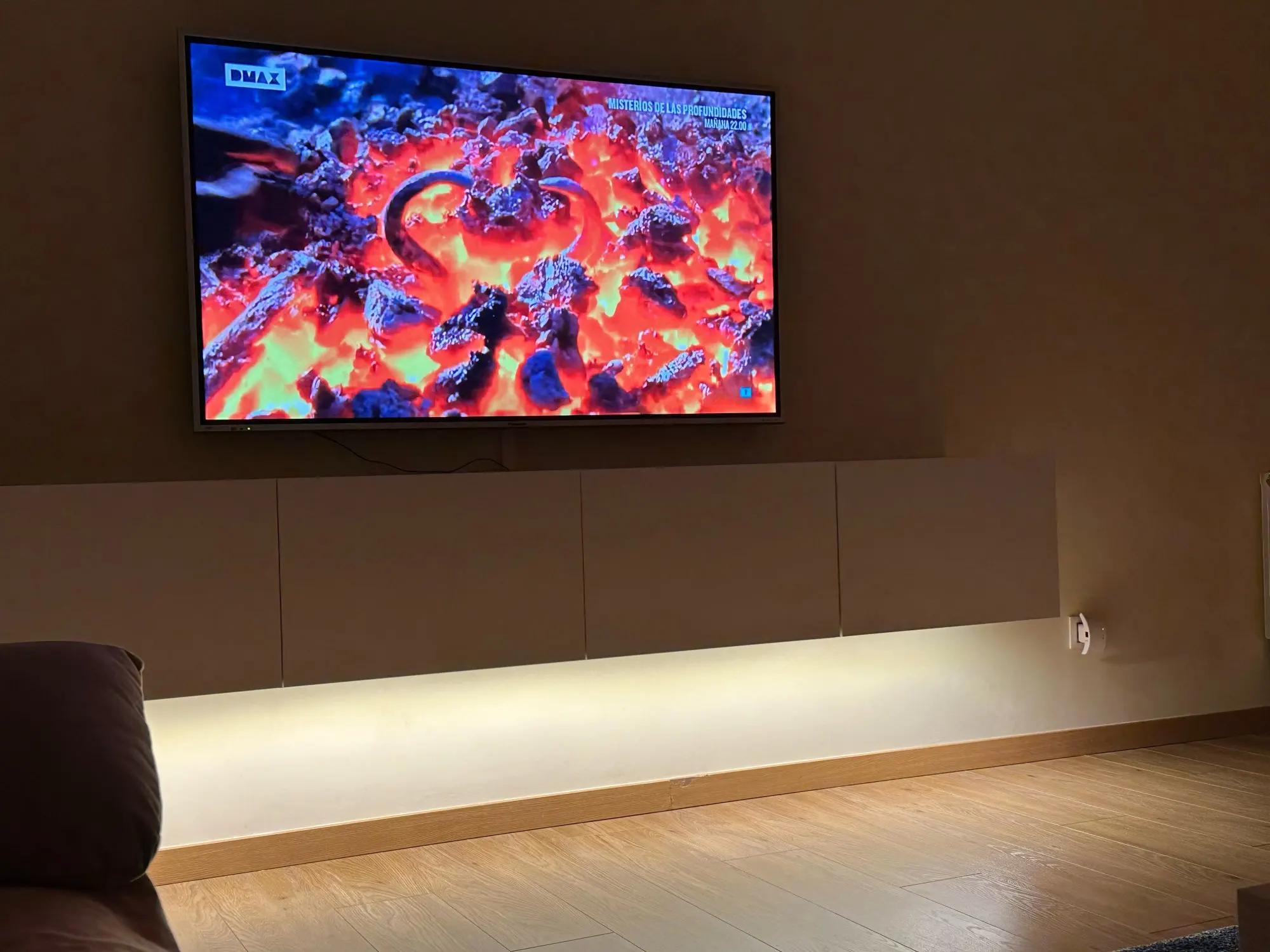 LED Strip Light 220V 2835 Waterproof 120LEDs/m With Switch photo review