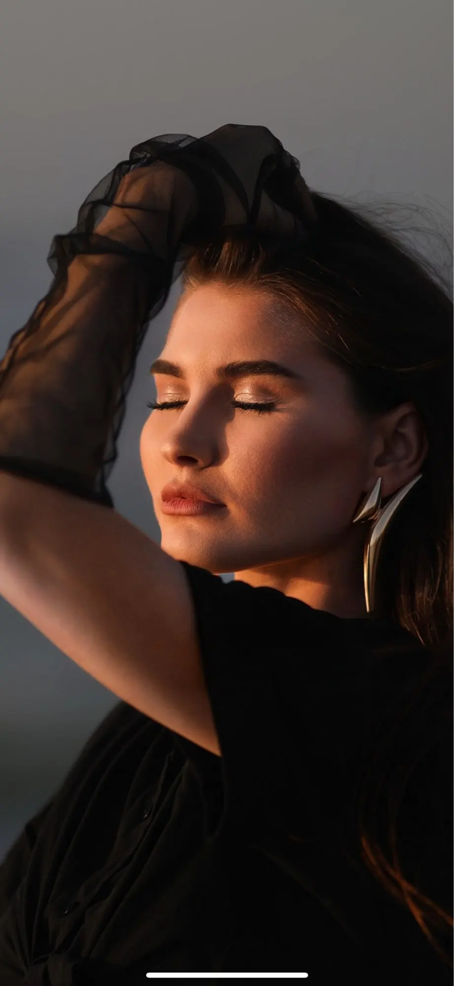 Exaggerated Metal Triangle Bend Pointed Earrings for Women Minimalist Design Geometric Curved Stud Earrings Jewelry photo review