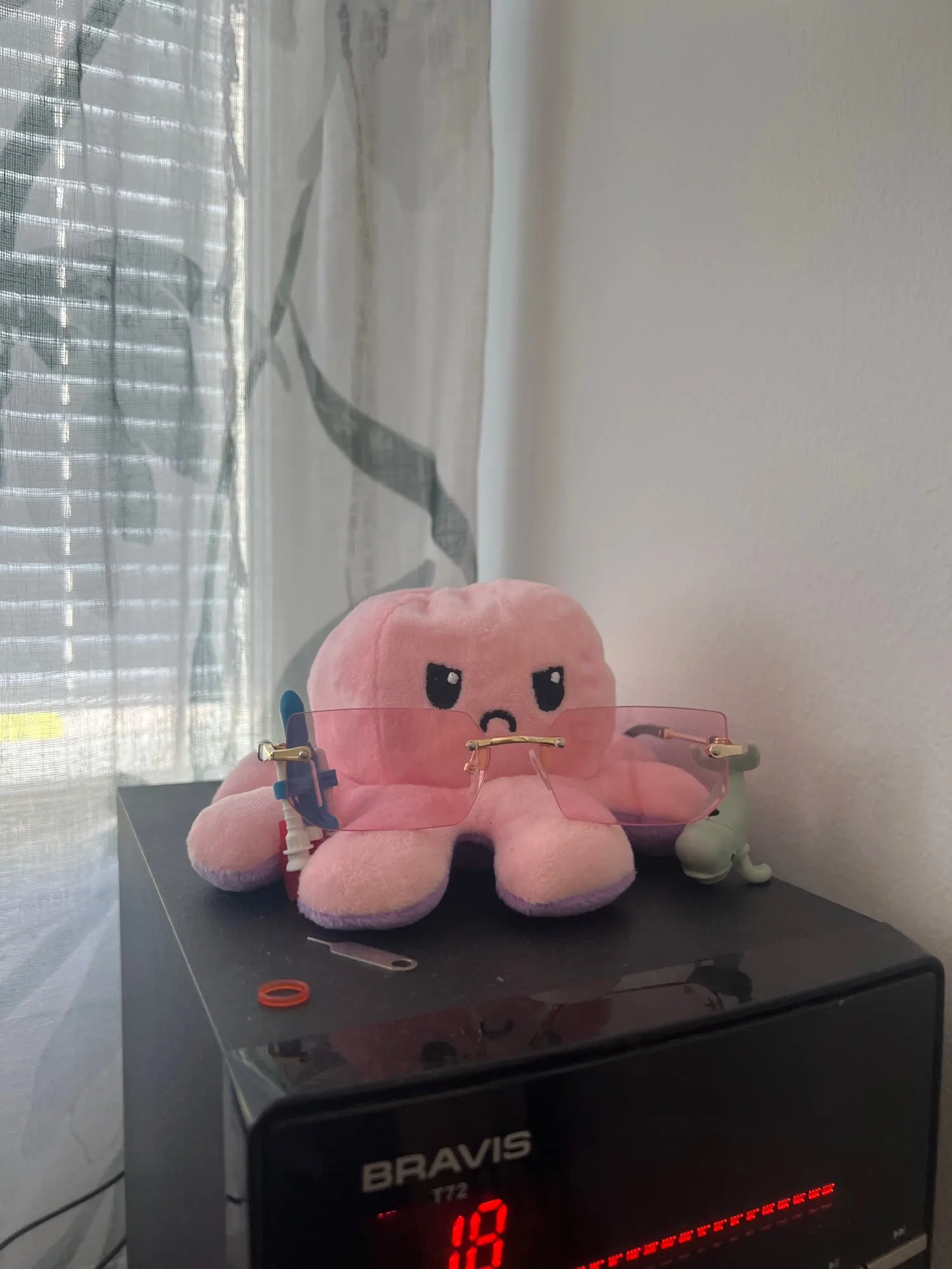 XJiea Rectangular Rimless Sunglasses,Fashion Men Outdoor Sun Glasses,Summer Women Decorative Eyewear,Shopping, Drive to Wear photo review