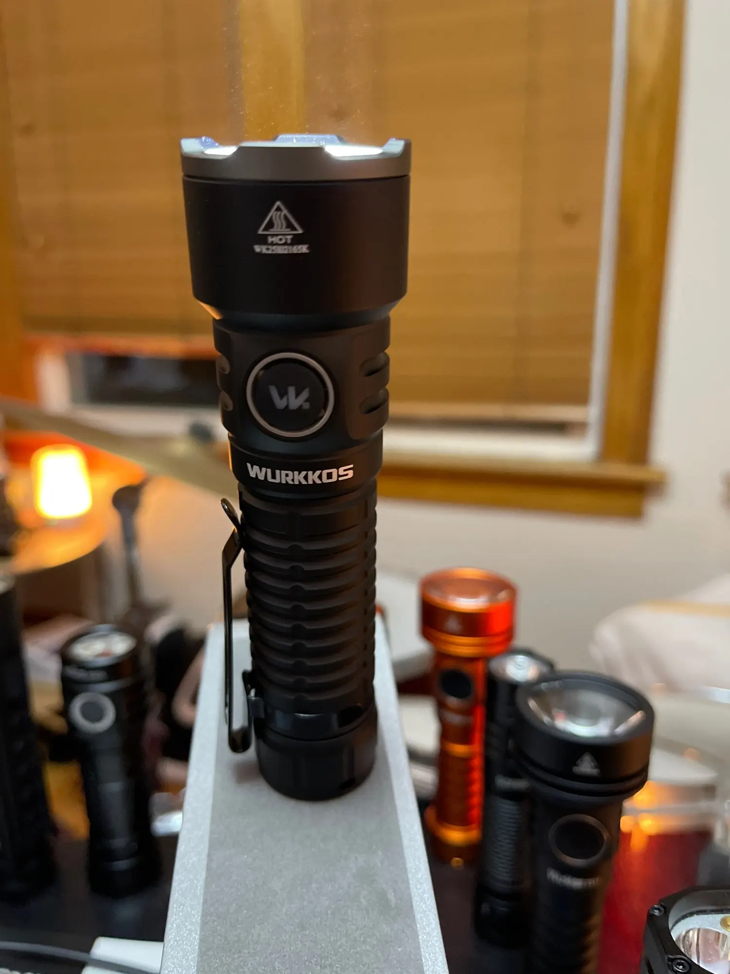 Wurkkos TS28 EDC Flashlight 3200 lm Rechargeable 21700 Battery 506m Beam Distance Magnetic Tail Cap Self-Defense Flashlight photo review