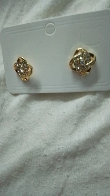 Light Luxury Zircon Stud Earrings photo review
