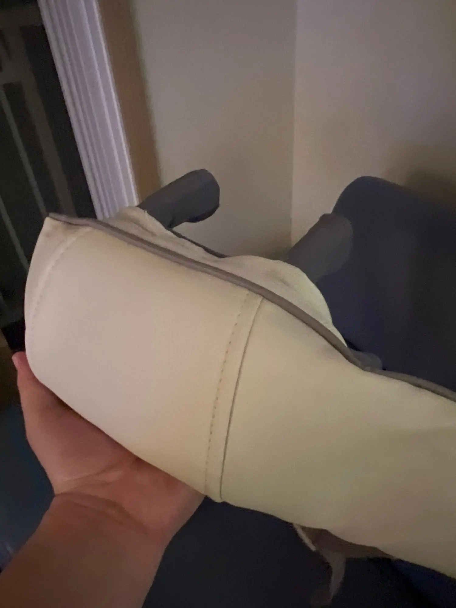 ReFresh - Nacken- und Rückenmassagegerät (Beige) photo review