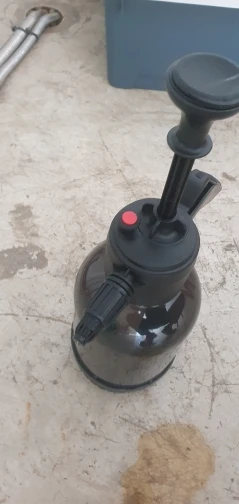 2L Hand Pump Foam Sprayer Snow Foam Gun Nozzle With Pressure Relief Valve Car Wash Spray Bottle Window Cleaning Tools photo review