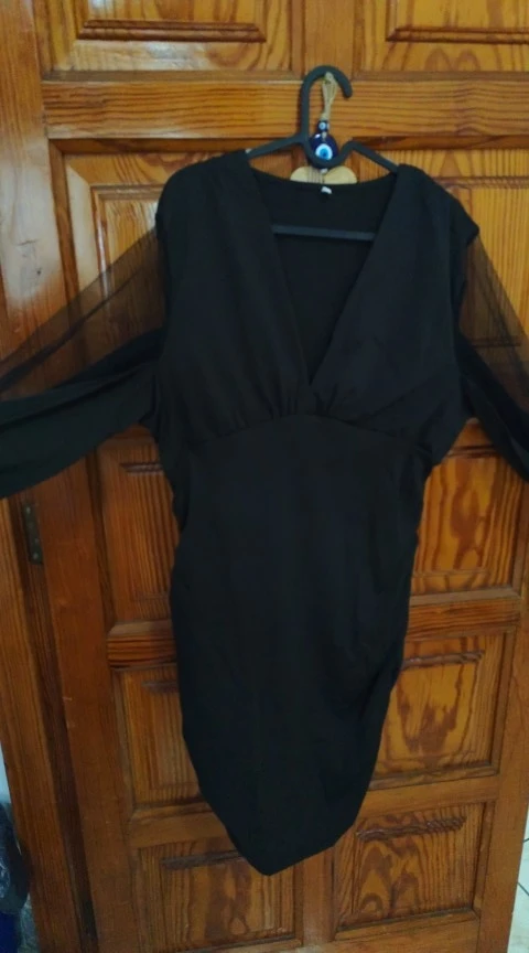 Elegant Deep V-Neck Mini Dress with Puff Sleeves for All Occasions photo review