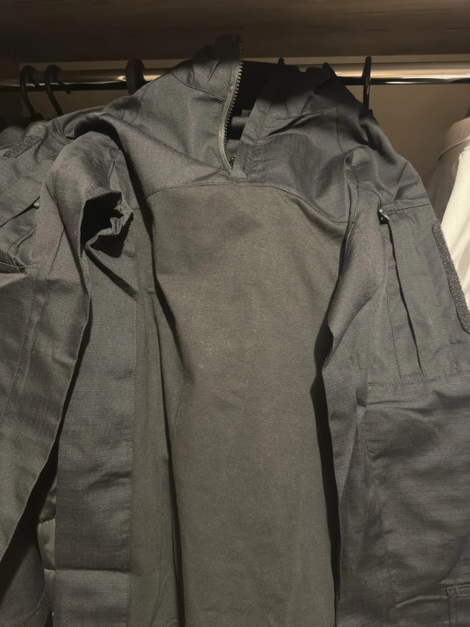 Schwarzes taktisches Kampfshirt „Enhanced“ photo review
