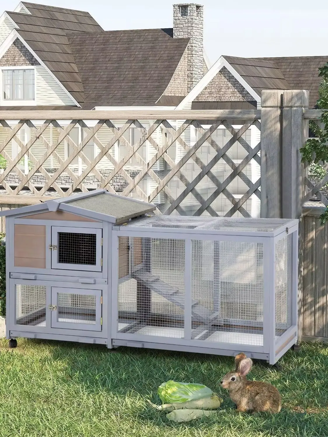 Rabbit hutch interior with removable trays