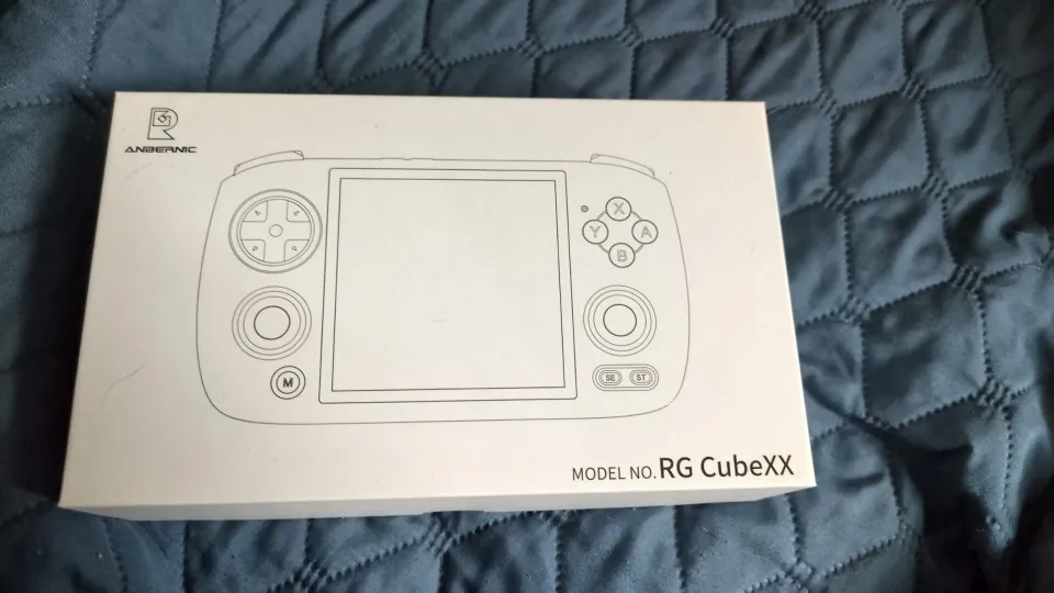 ANBERNIC RG CubeXX photo review