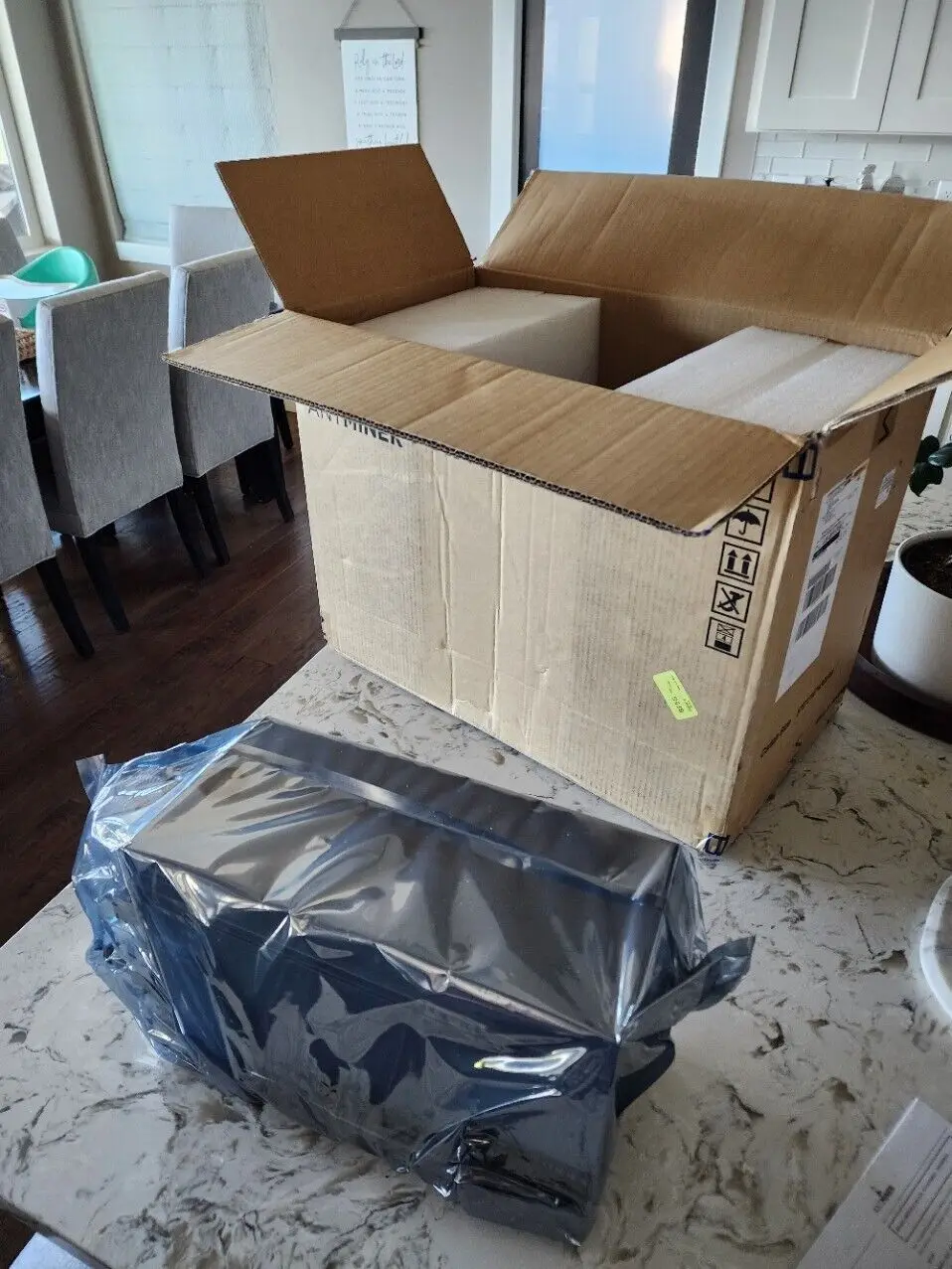 

Bitmain Antminer S21 Hyd 35th/s * прочтите описание товара