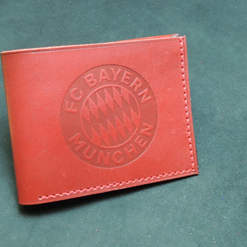 Рисунок 5 - Кошелёк из кожи ФК Бавария