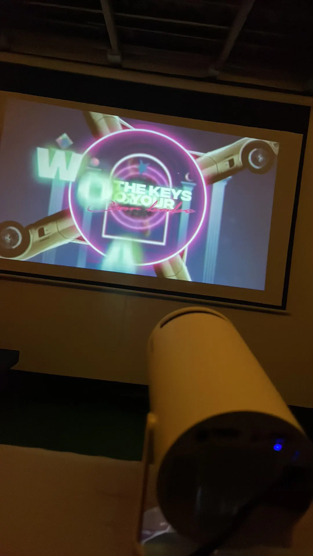 OplaxPro - Mini Projector 