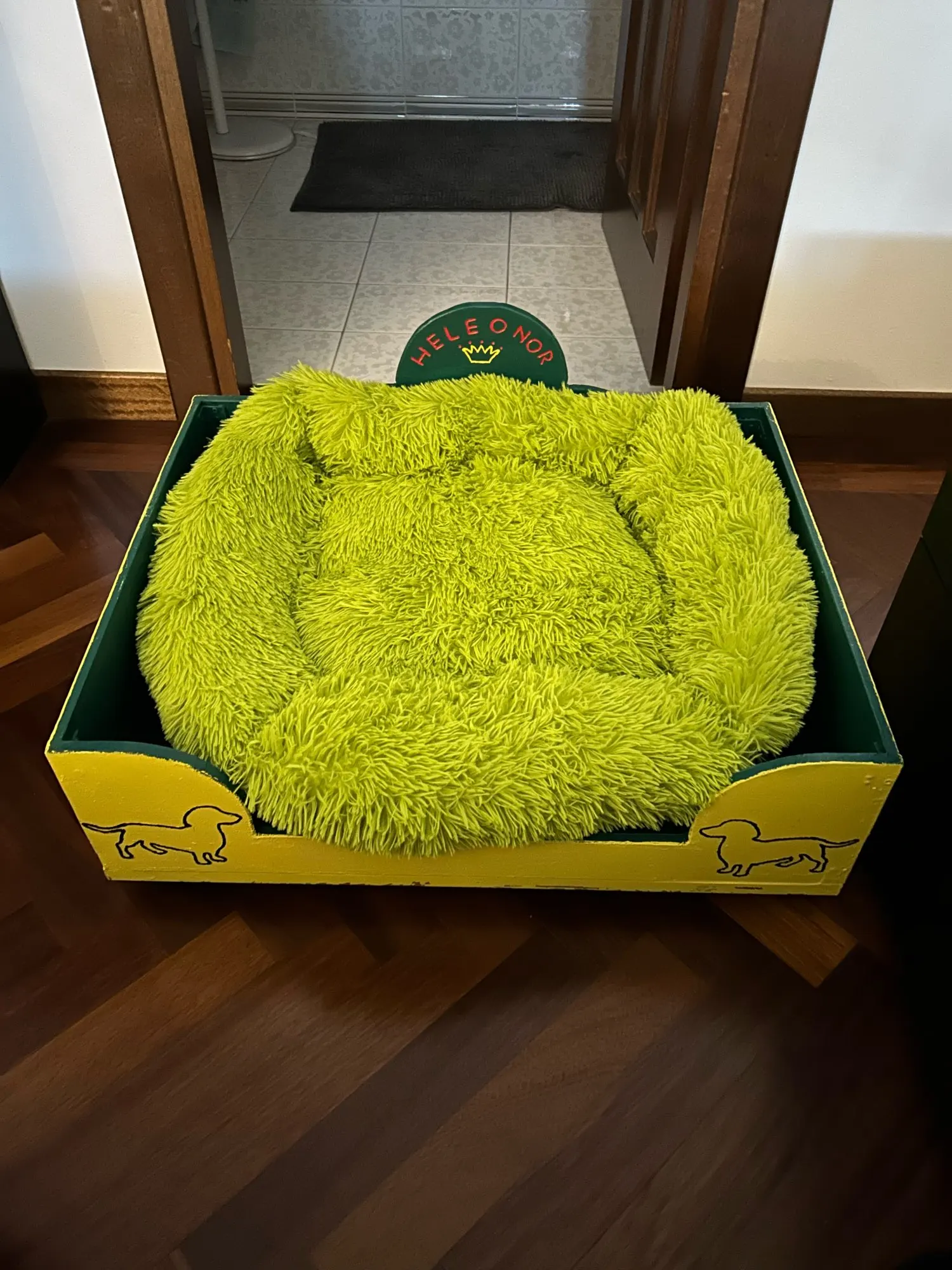 Snuggle Paws Plush Pet Bed: Cozy Comfort for Dogs and Cats of All Sizes photo review