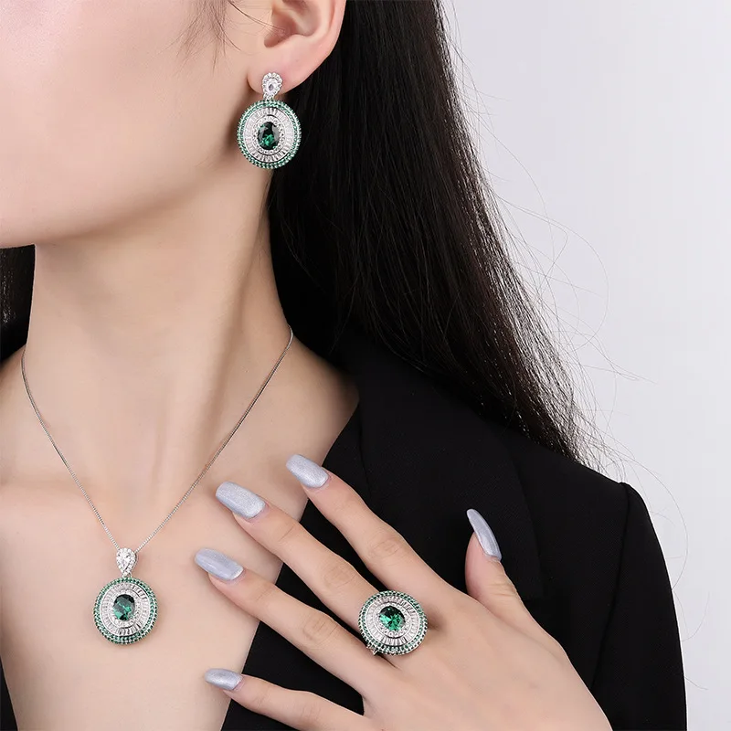 

Luxurious gold-plated copper European and American simulation color treasure emerald sparkling diamond ladies pendant set ladies