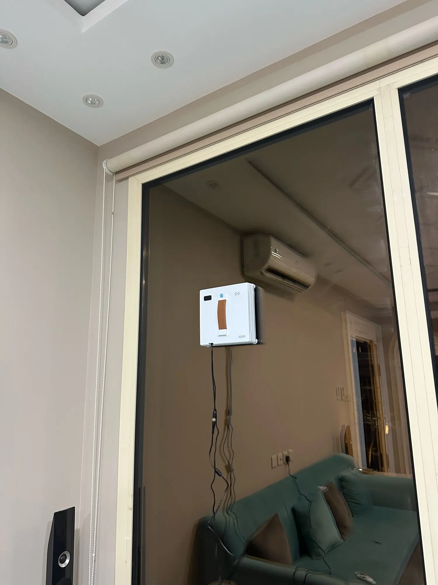 منظف النوافذ الذكي Abir WD8 ، مستشعر الليزر ، التحكم عن طريق التطبيق