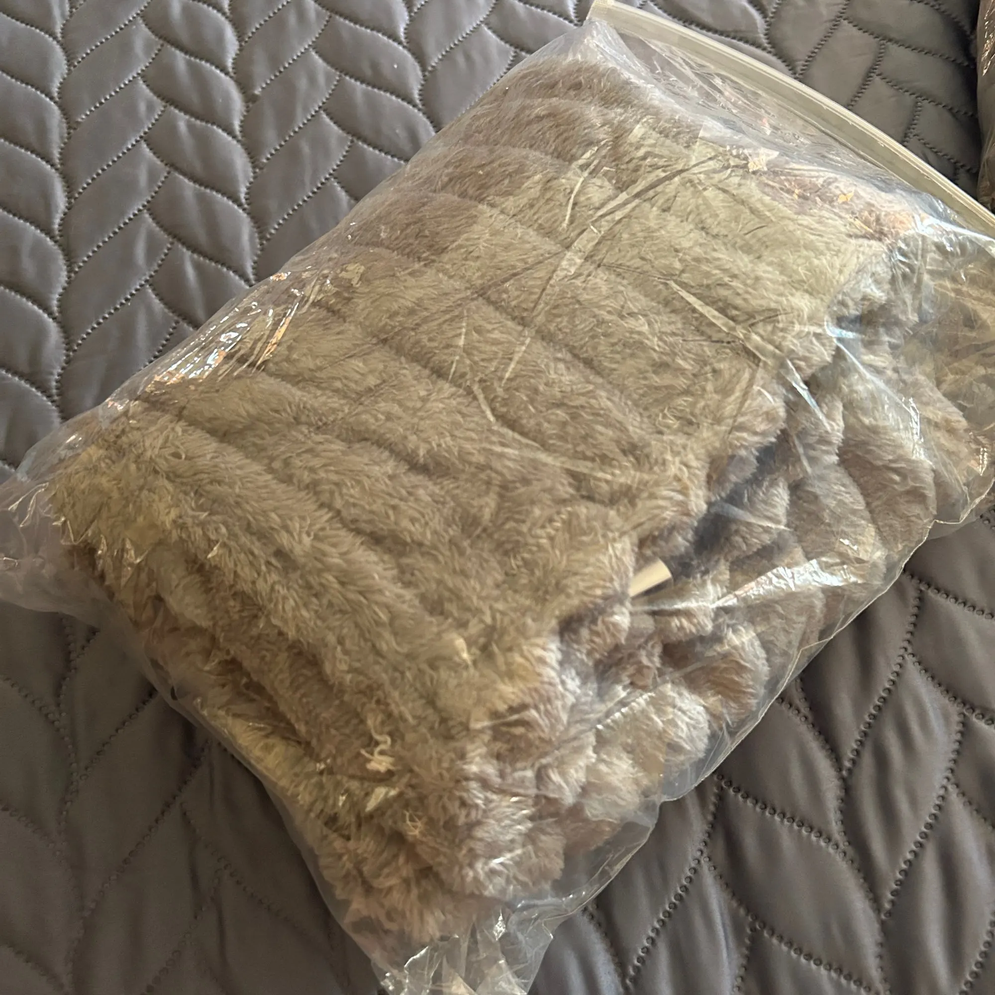 VelvetComfort – Kuschelige Luxusdecke für stilvolle Wärme photo review