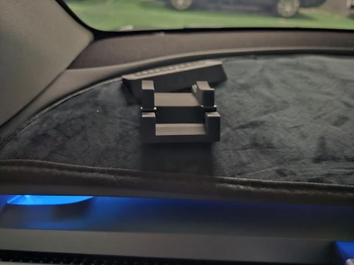 Teslahubs™ Silicon Dashboard Phone Holder customer photo