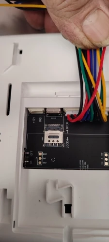 Staniot 7 inch Home Alarm System Wireless WiFi 4G Tuya Smart Security Protection Kit Built-in 115dB Louder Siren 5000mAh Battery photo review