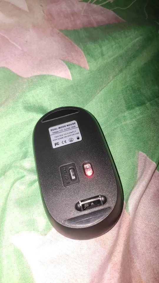 Rechargeable 2.4GHz Bluetooth Silent Gaming Mouse photo review