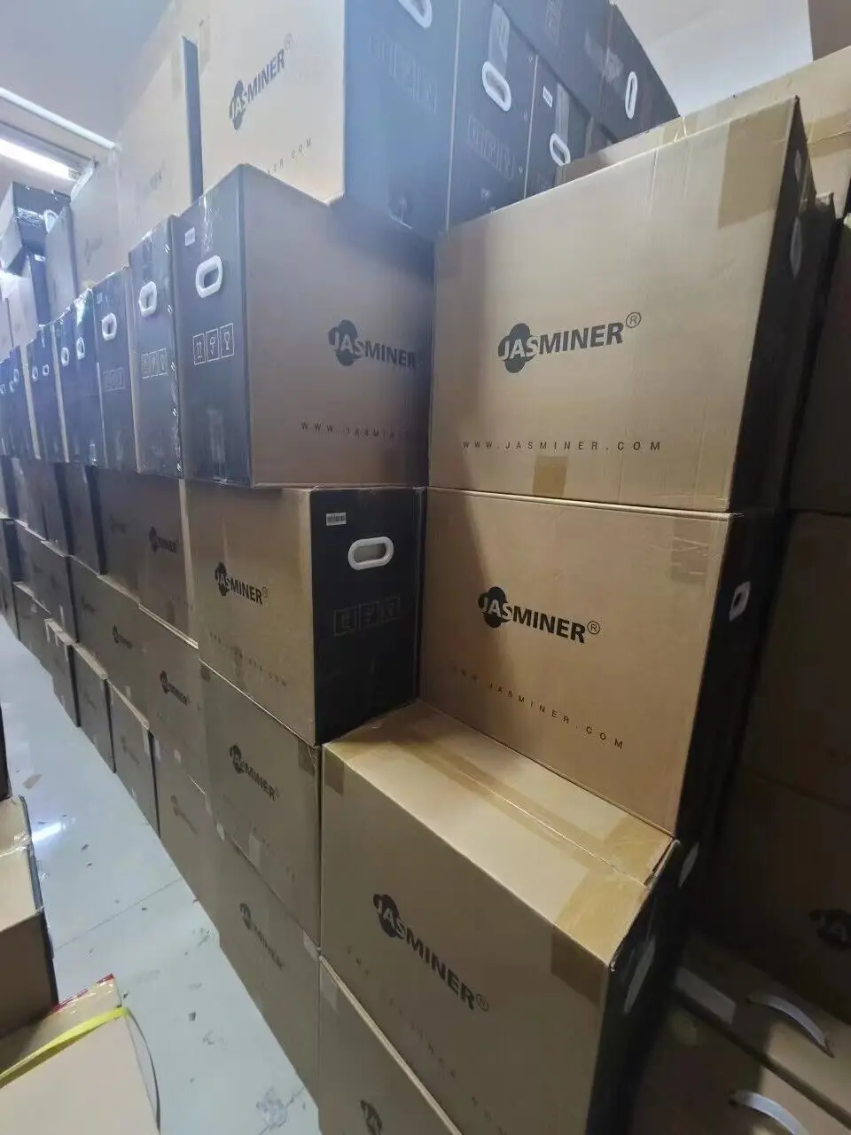 

Jasminer X16-Q 1950M ETC ETHW Miner 620 Вт 8 Гб Высокая производительность 3U тихий серверный встроенный блок питания