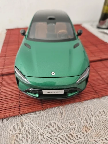 New In Stock Original Factory 1:18 Xiaomi Yu7 Alloy Miniature