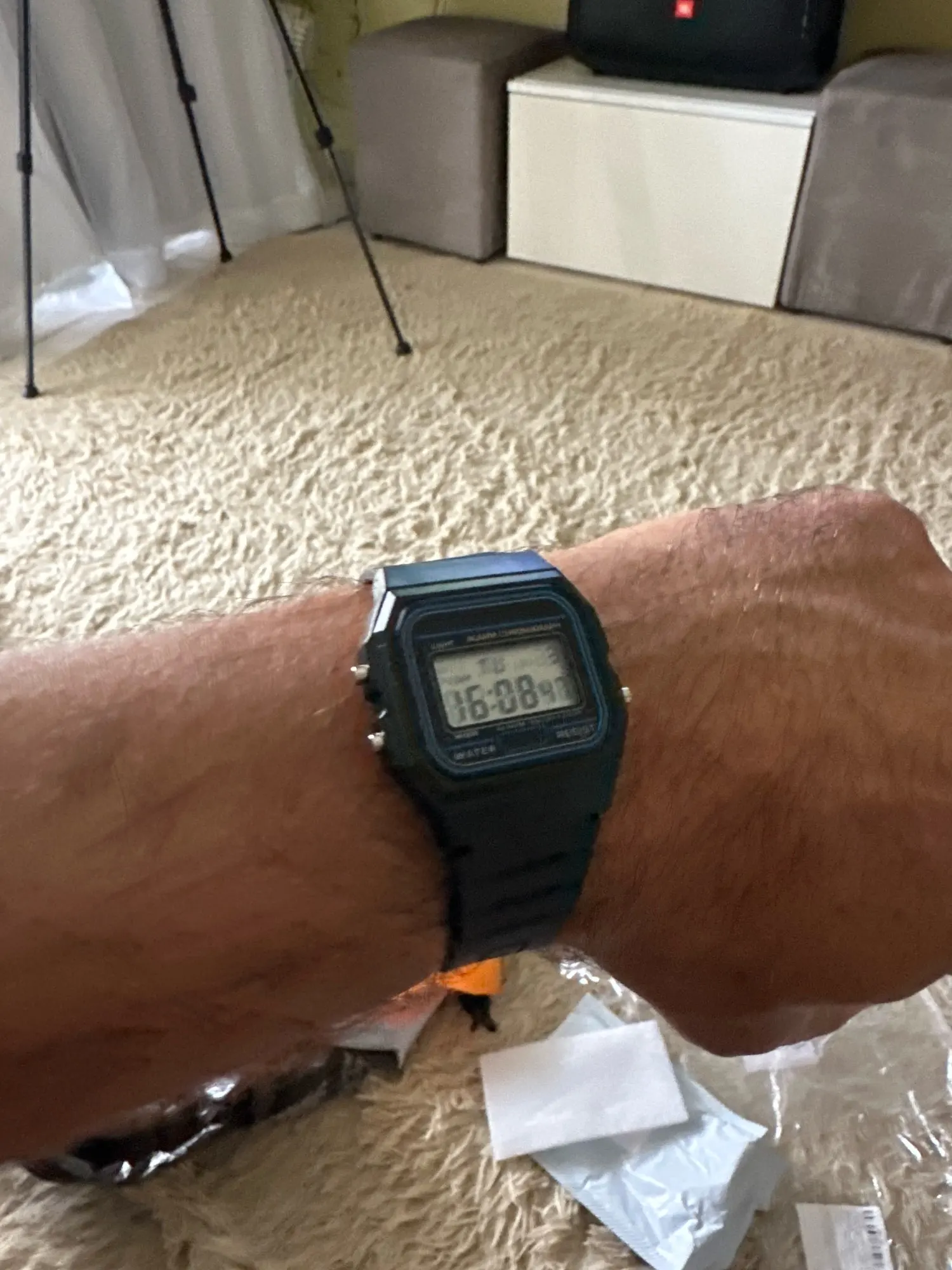 Sport LED Digital Watches for Men Simple Small Square Dial Electronic Watch Silicone Band photo review