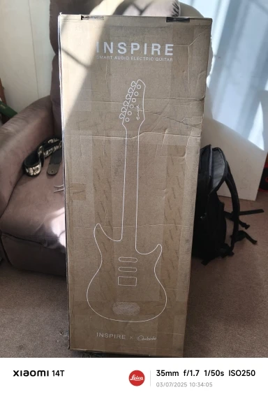 Guitare Électrique Inspire 99 Cm Avec Haut-parleur Intégré 15W - 20 Tonalités, Micro SSH, Préréglages Et Connectivité Sans Fil - Idéale Débutants Et Pratique