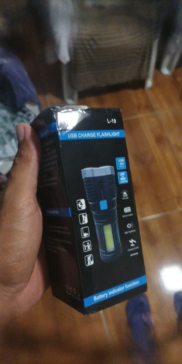 NEVERDIE STORE - Lanterna Led Prova Dágua 4 Núcleos Potente Usb Recarregável ENVIO RAPIDO PARA TODO O BRASIL photo review