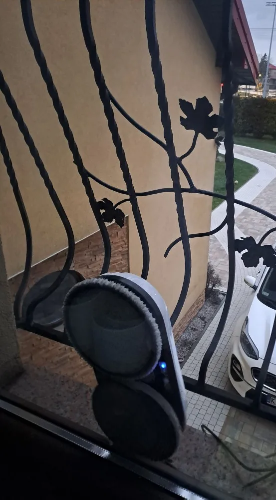 Window Robot Vacuum Cleaner Auto Working Electric Glass Limpiacristales Remote Control For Home photo review