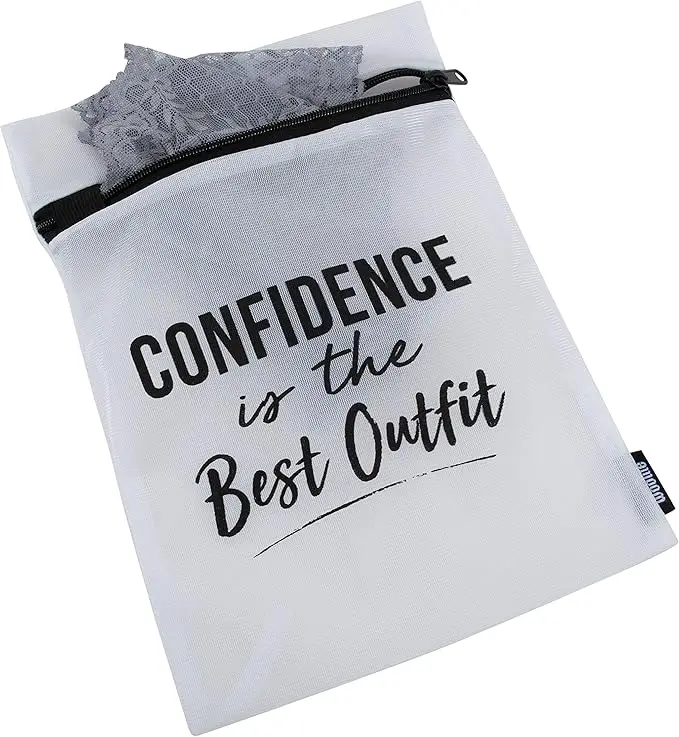 3-piece white mesh laundry bag set with zippers. Multi-size for delicates like lingerie or hosiery. Gentle and protective washin 3