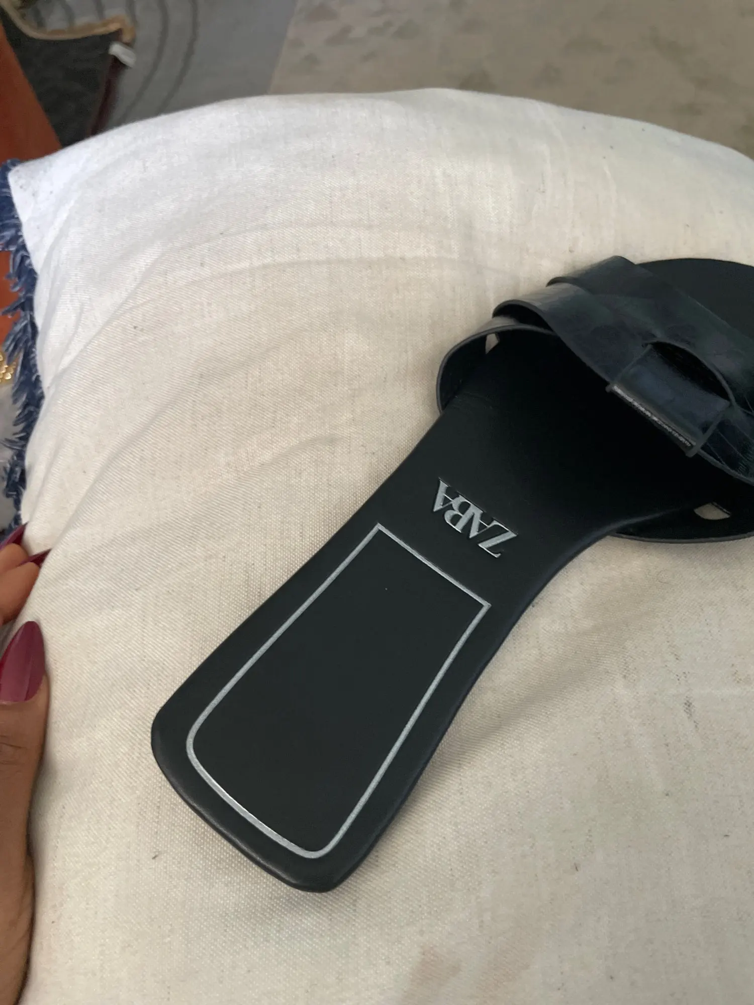 Pantoufles Plates Tissées Femme | Style Été 2025 | Chaussures Bout Ouvert Confortables & Décontractées photo review