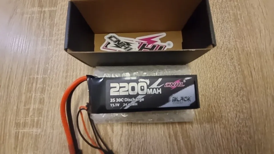 2PCS CNHL 3S 11.1V Lipo Battery 2200mAh 30C 70C With XT60 Plug For RC Airplane Helicopter Quadcopter FPV Drone Car Racing Hobby photo review