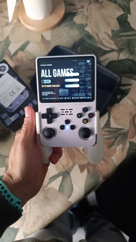 Consola de videojuegos portátil Retro R36S, pantalla IPS de 3,5 pulgadas, juegos precargados de 128GB, reproductor de bolsillo portátil, sistema Linux photo review