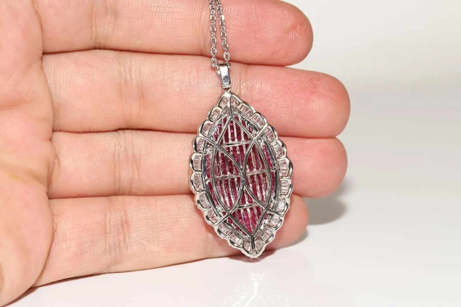 Рисунок 5 - Невероятное ожерелье из 18-каратного