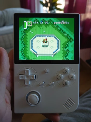 ANBERNIC RG40XX V photo review