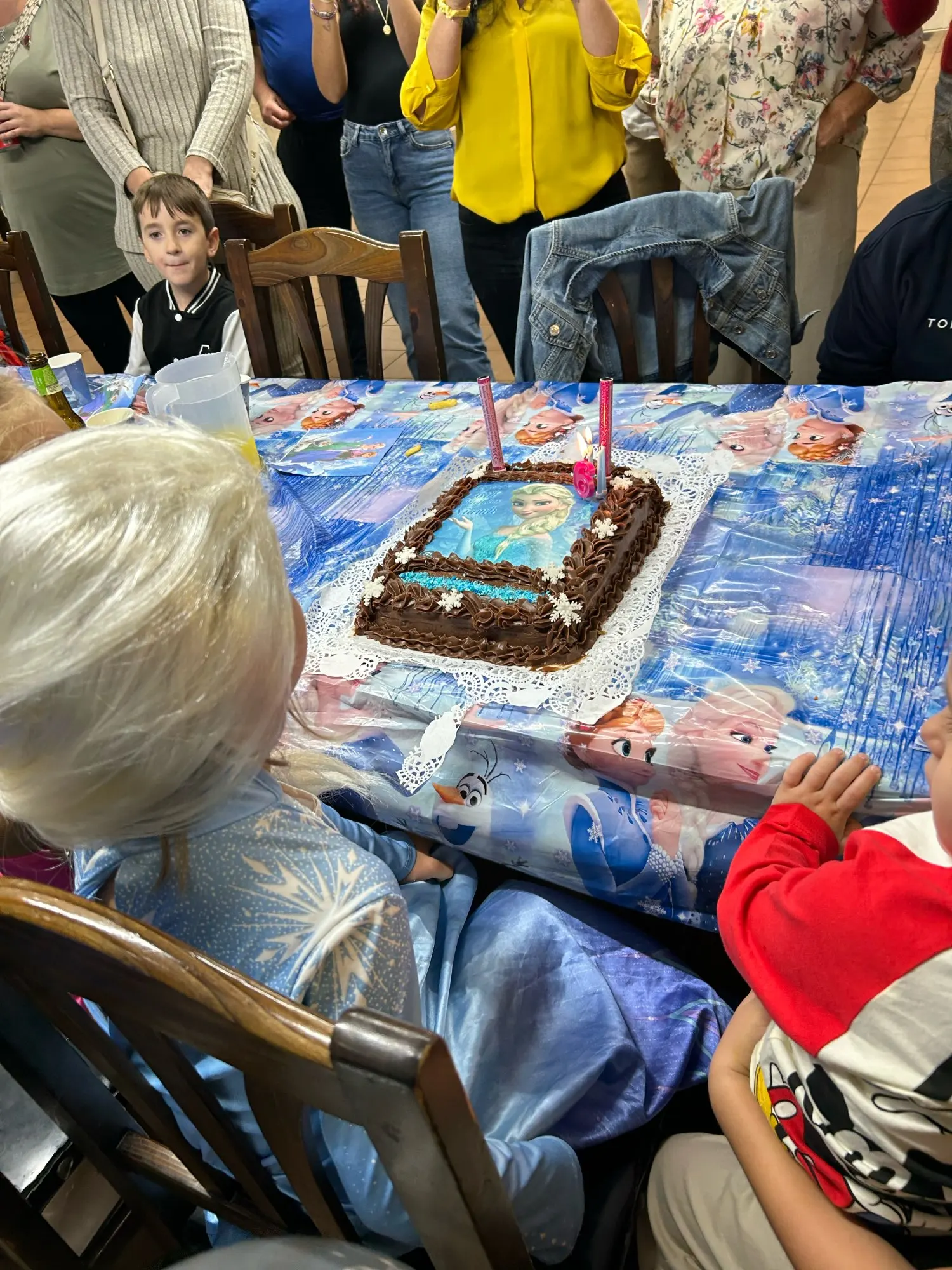 Decoraciones de fiesta de cumpleaños de Frozen de Disney, mantel, vajilla, globos azules, recuerdos de fiesta de cumpleaños para niños photo review