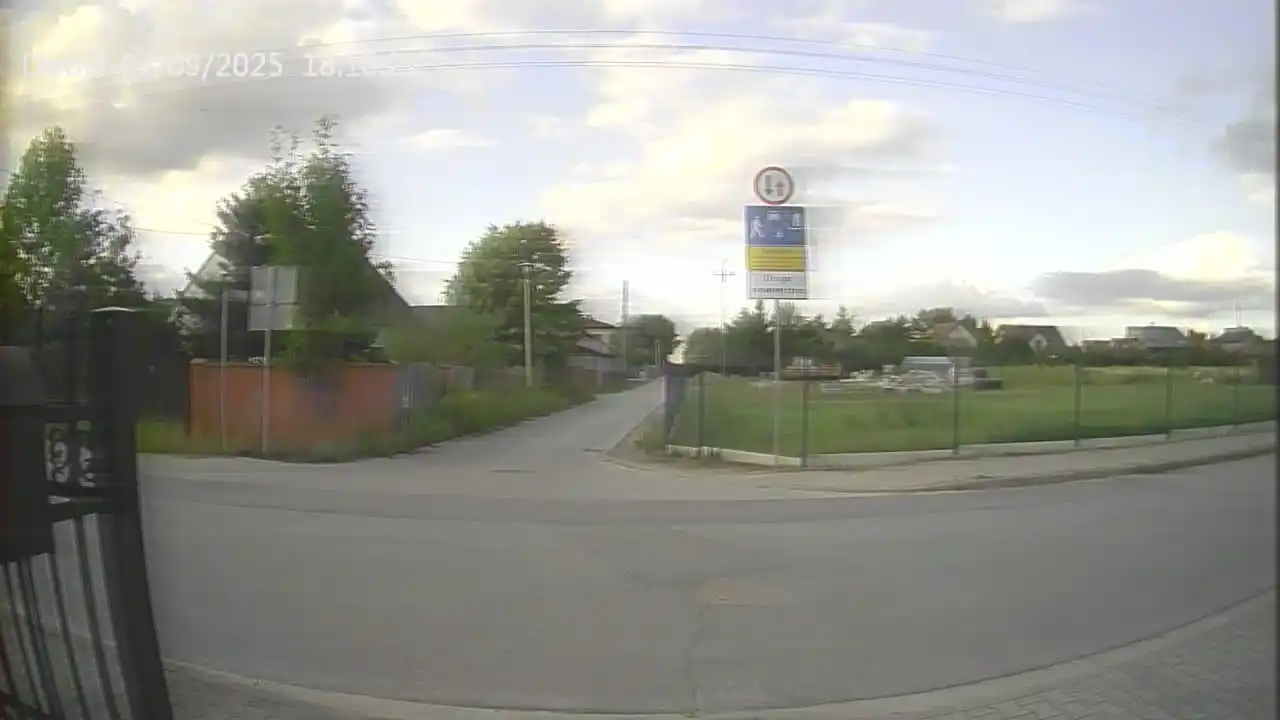 1080P 10 Inch Touch Screen Wifi Video Doorbell, Smart TUYA Home Video Intercom 32G Card Rceord Kit ID Unlcok 4-Wire Connection photo review