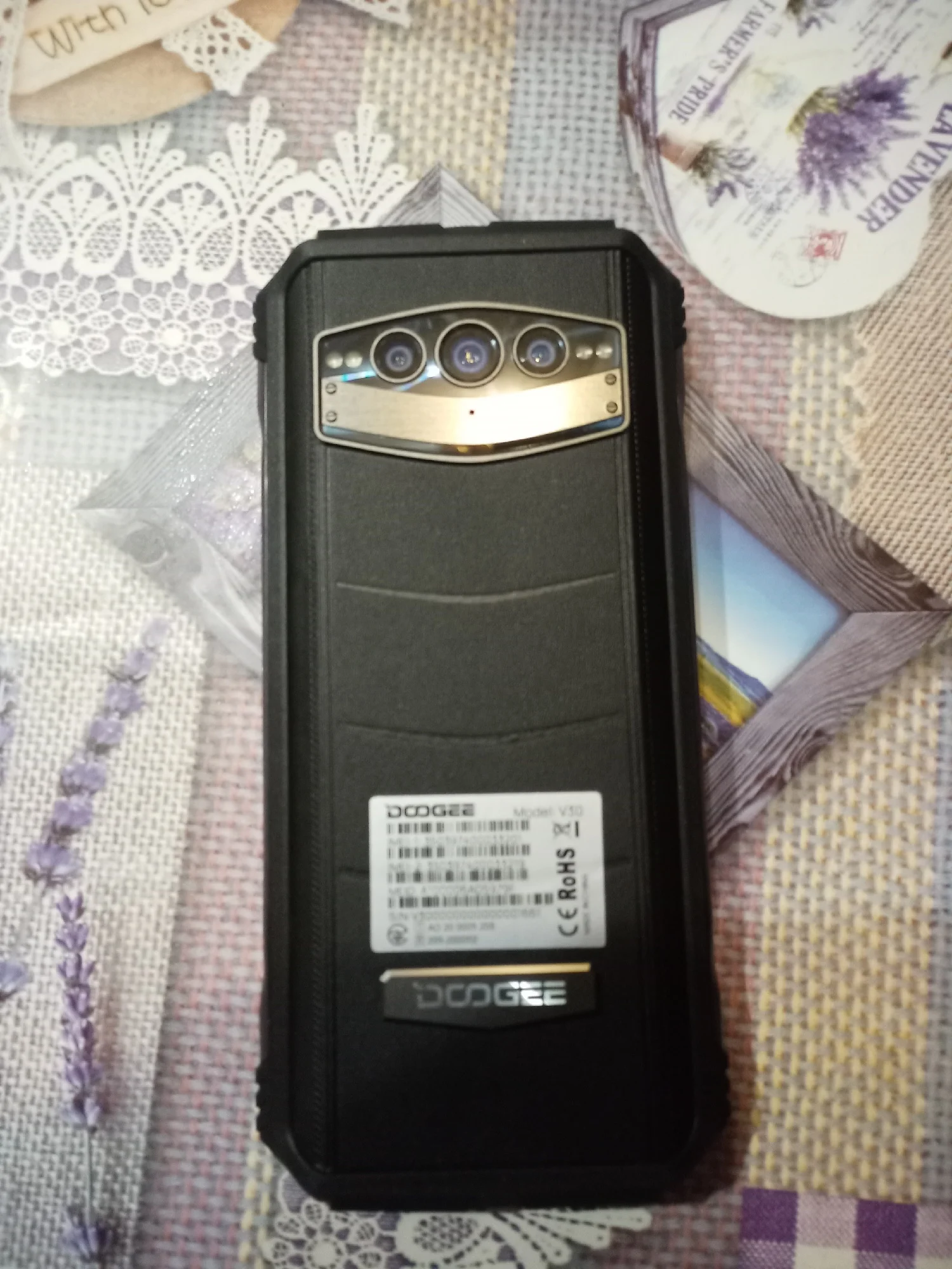 DOOGEE V30 eSIM Dual Speakers 5G Rugged Phone 8+256GB Dimensity 900 Wifi 6 Soc 6nm 6.58"FHD 120Hz Display 108MP Camera 10800mAh photo review