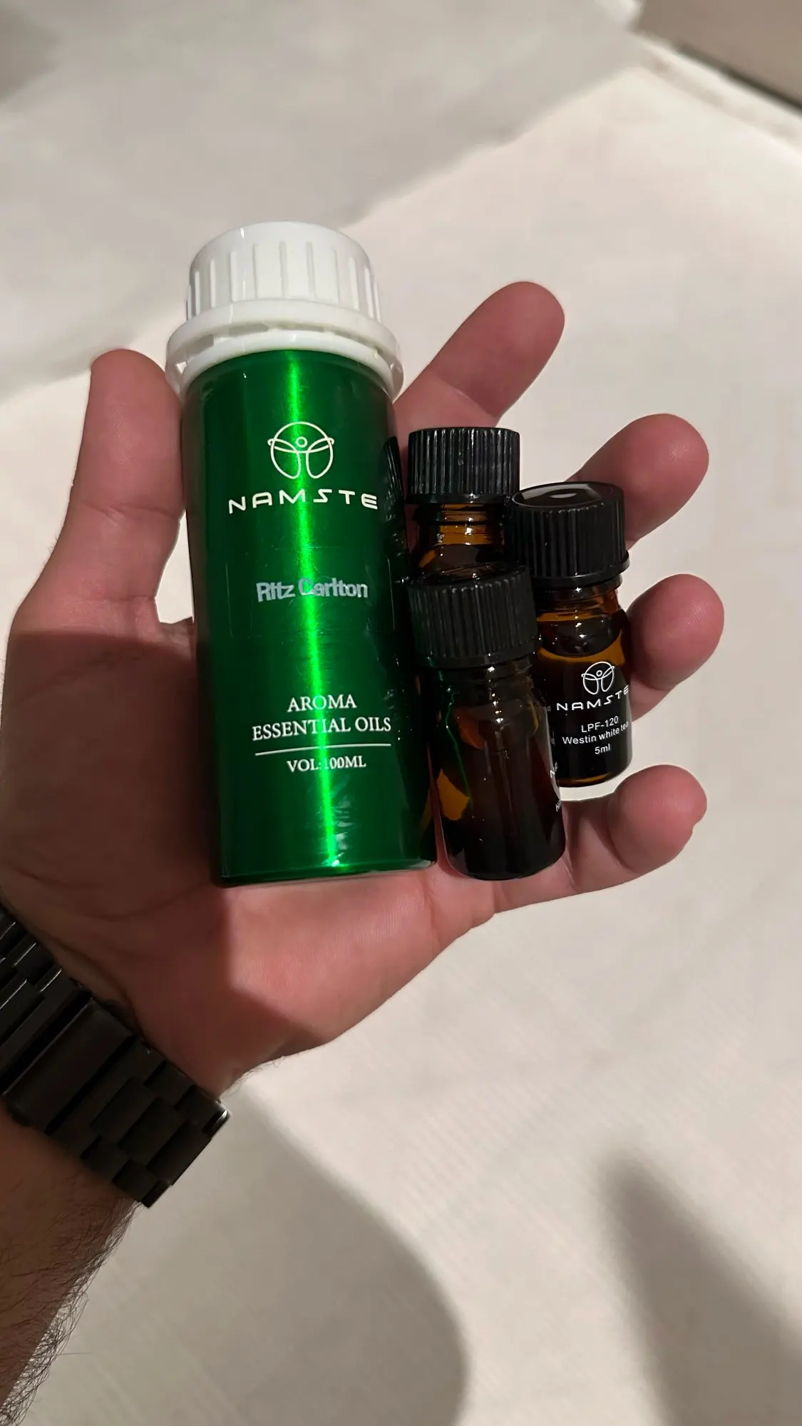 100 مللي زيوت عطرية للفواحات