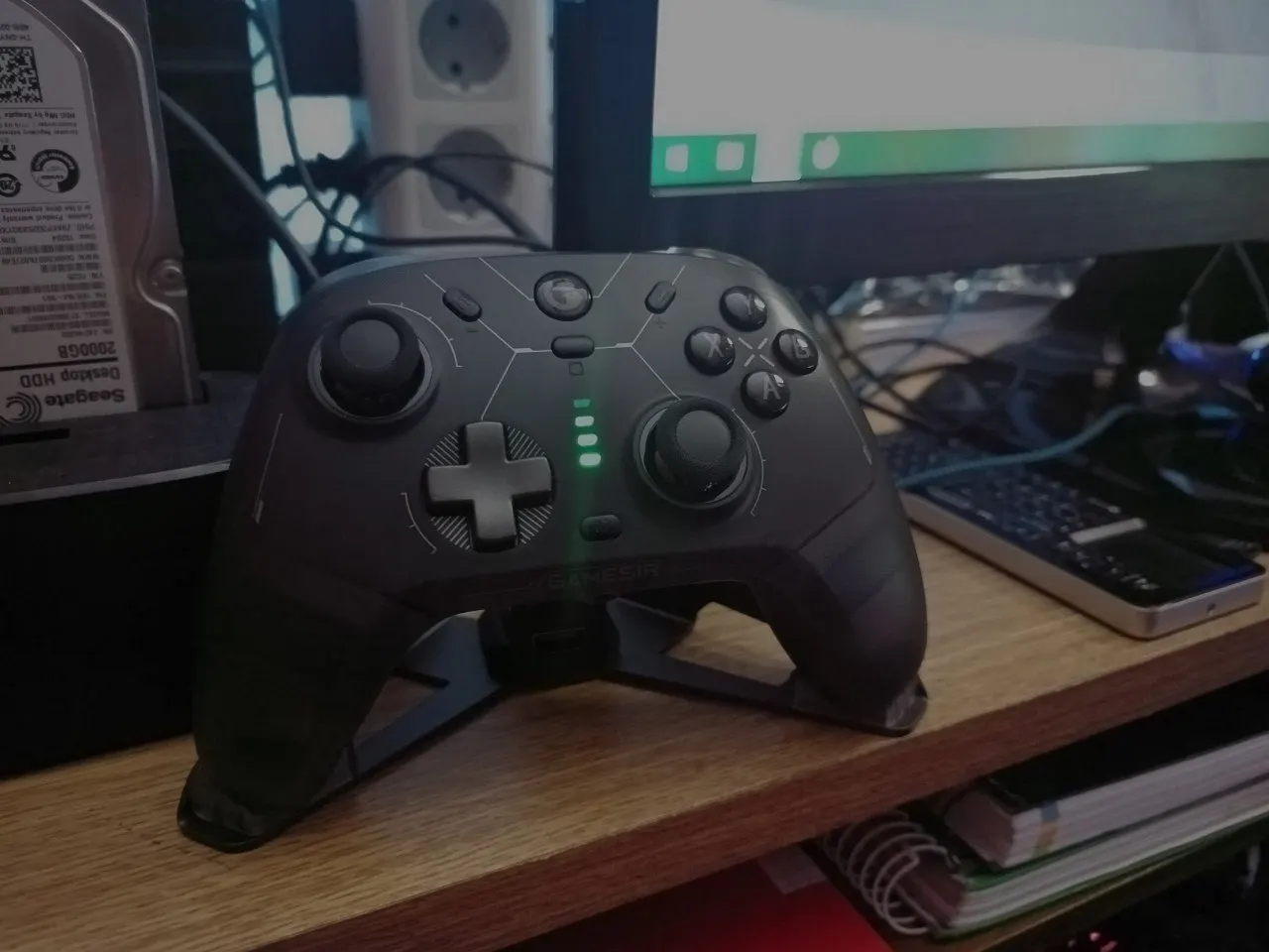 Controlador GameSir Cyclone 2 Wireless Pro, joysticks de efecto Hall, gamepad Bluetooth para Nintendo Switch, iPhone, Android y PC photo review