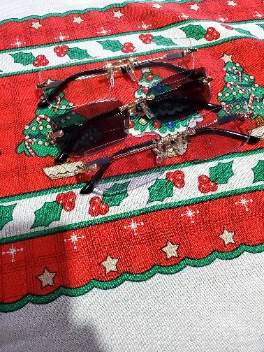 XJiea Rectangular Rimless Sunglasses,Fashion Men Outdoor Sun Glasses,Summer Women Decorative Eyewear,Shopping, Drive to Wear photo review