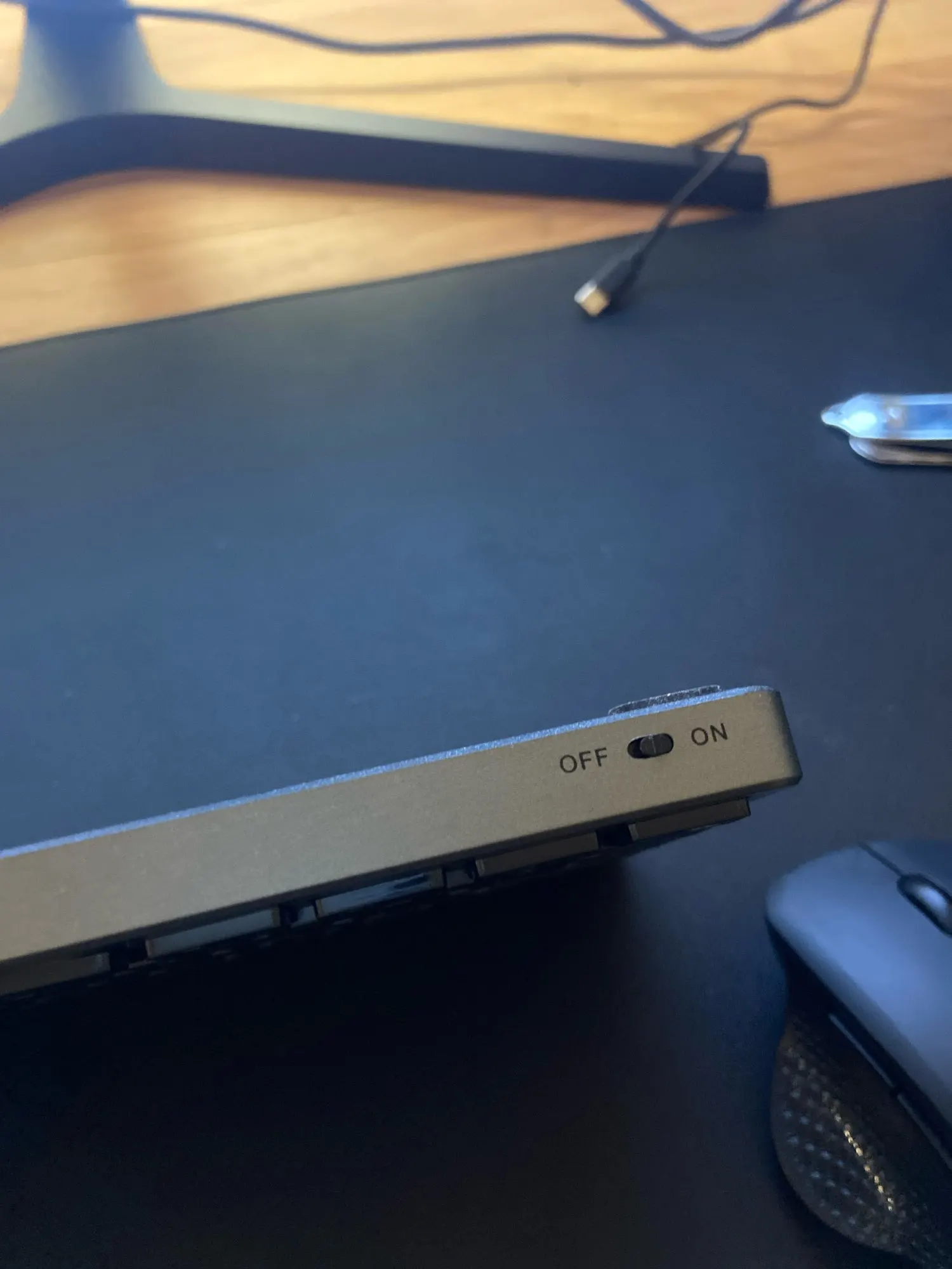 GOOJODOQ KM01 Wireless Bluetooth & 2.4G Keyboard photo review