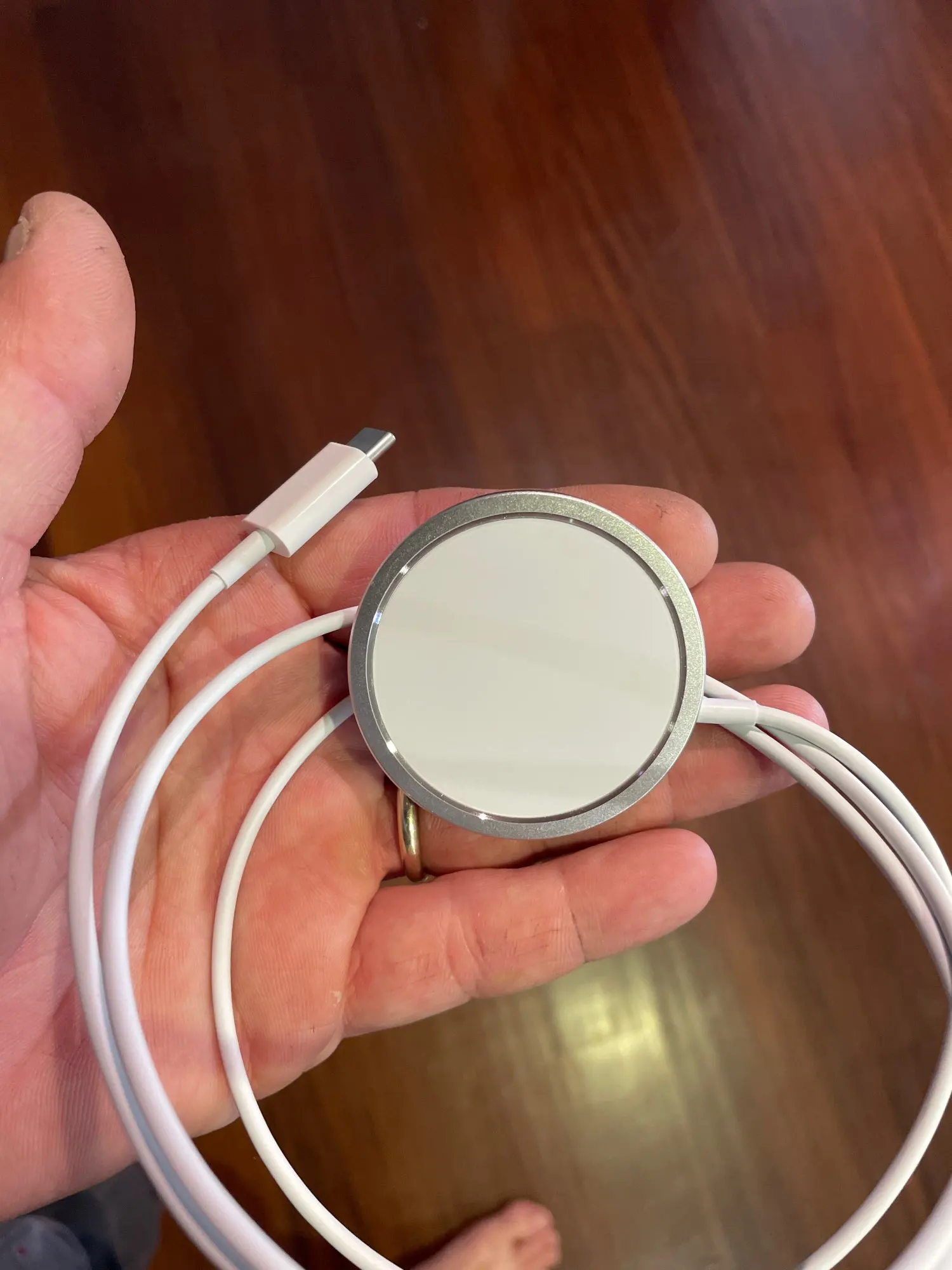 Magnetic Wireless Charger Fast Charging Pad Stand With Type C Cable photo review